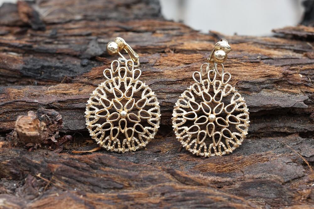 Sarah Coventry Gold Tone Filigree Clip On Earrings, Starburst, Vintage 1960s 70s